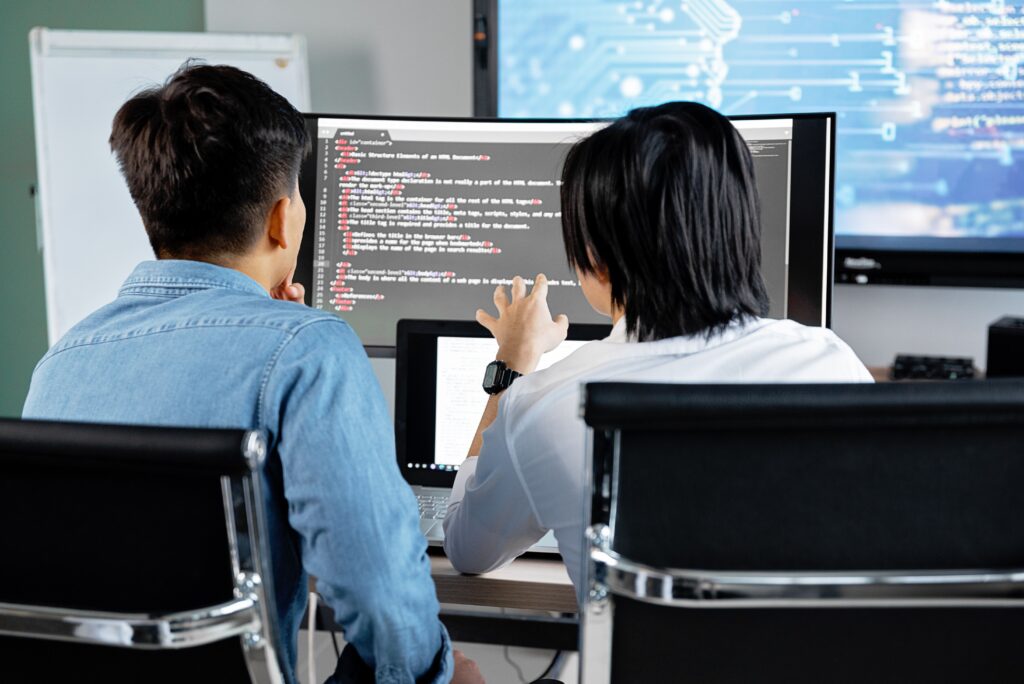 AI vs Traditional Software: What Businesses Need to Know
