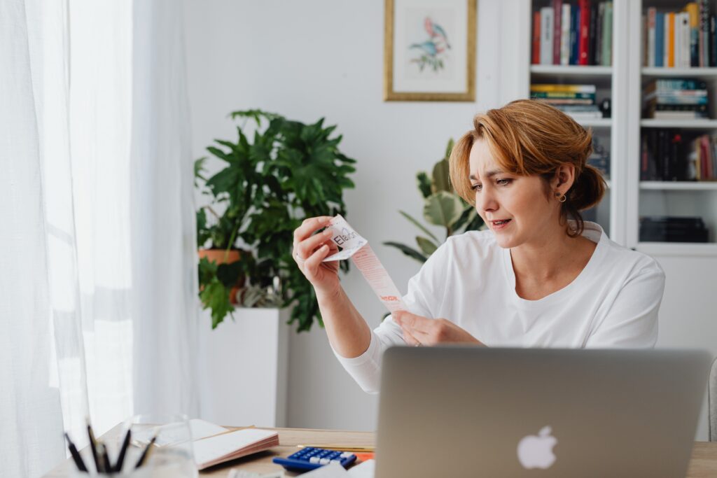 How to Track Business Expenses: A Guide for Small Businesses
